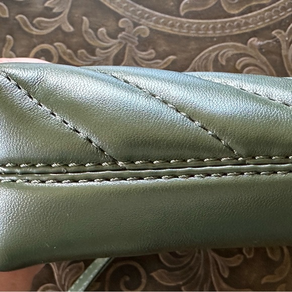 Crossi Purse- Green Chevron Design with Gold Accents - NWOT Shoulder Crossbody. - Picture 10 of 15
